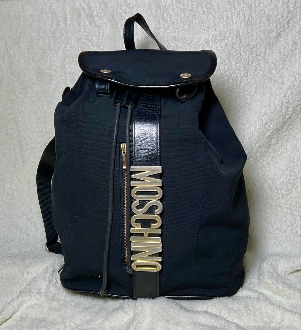 Vintage Moschino backpack (Category: Luxury Bags & Wallets) located in Caloocan City. Submitted by siftedthriftedph (Listing ID 1304645495, Image 1). Description: Authentic Vintage Moschino Bawal sa maselan Signs of use sa hardwares, some bubbles sa canvas medium size.