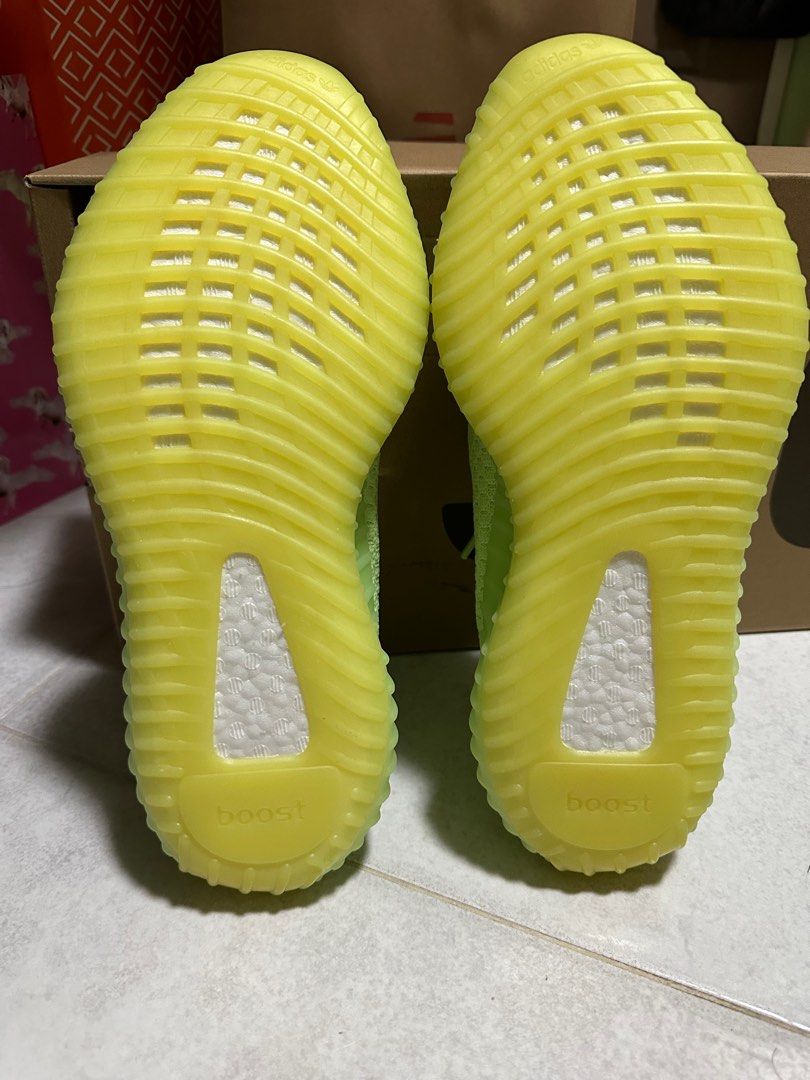 Yeezy Boost 350V2 Glow in Dark GID UK10.5 US11