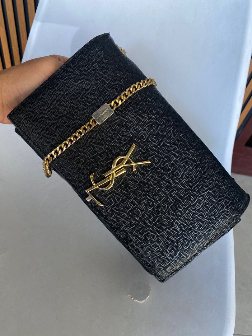 YSL Saint Laurent Kate medium grain black Leather (Category: Luxury Bags & Wallets) located in Bacolod City. Submitted by novymaesel14868 (Listing ID 1304617299, Image 2). Description: Authentic YSL Saint Laurent Kate medium grain black Leather Excellent Condition Minor Sign of Usage Subrang ganda Pasa Personal .