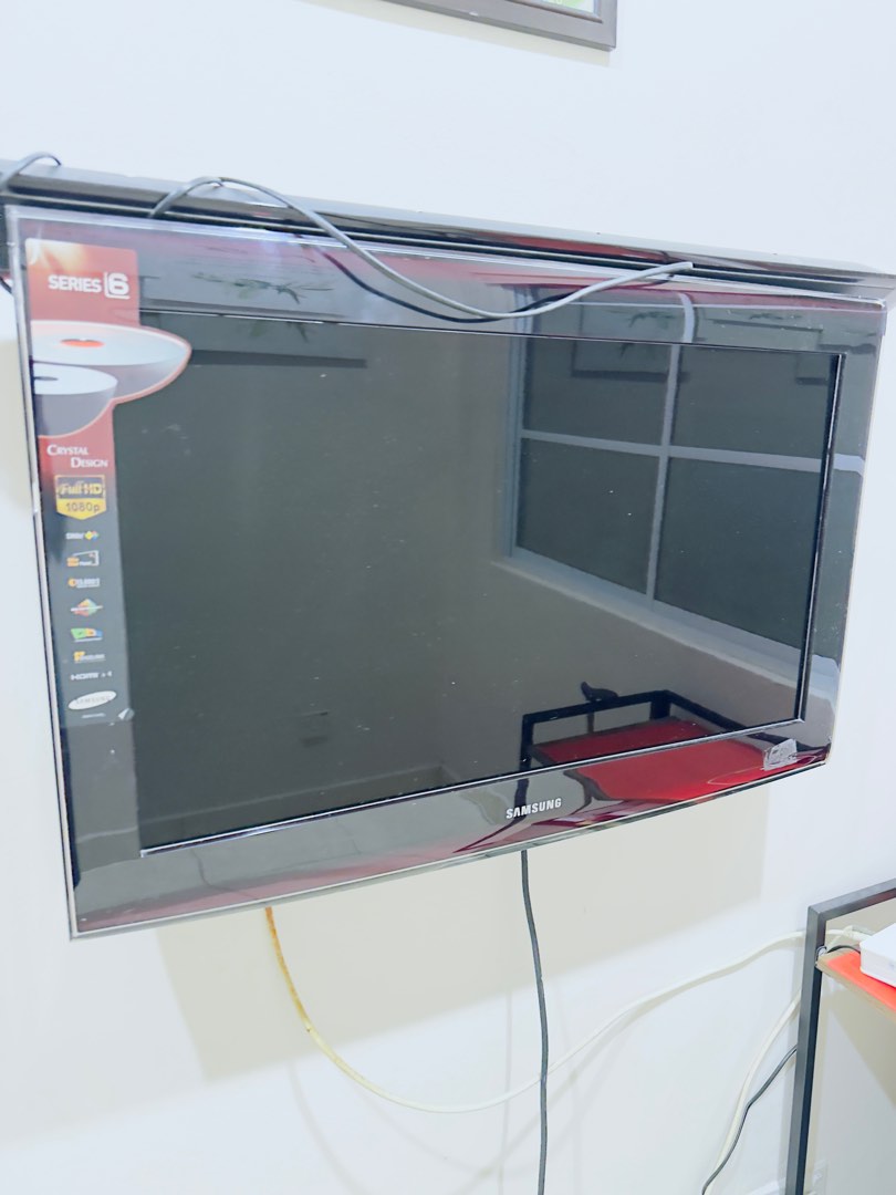 32 inch samsung TV, TV & Home Appliances, TV & Entertainment, TV on ...