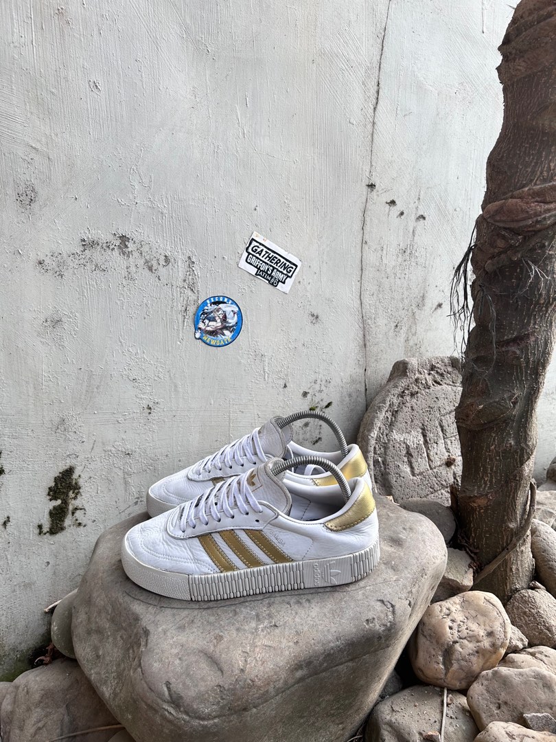 sambarose white and gold