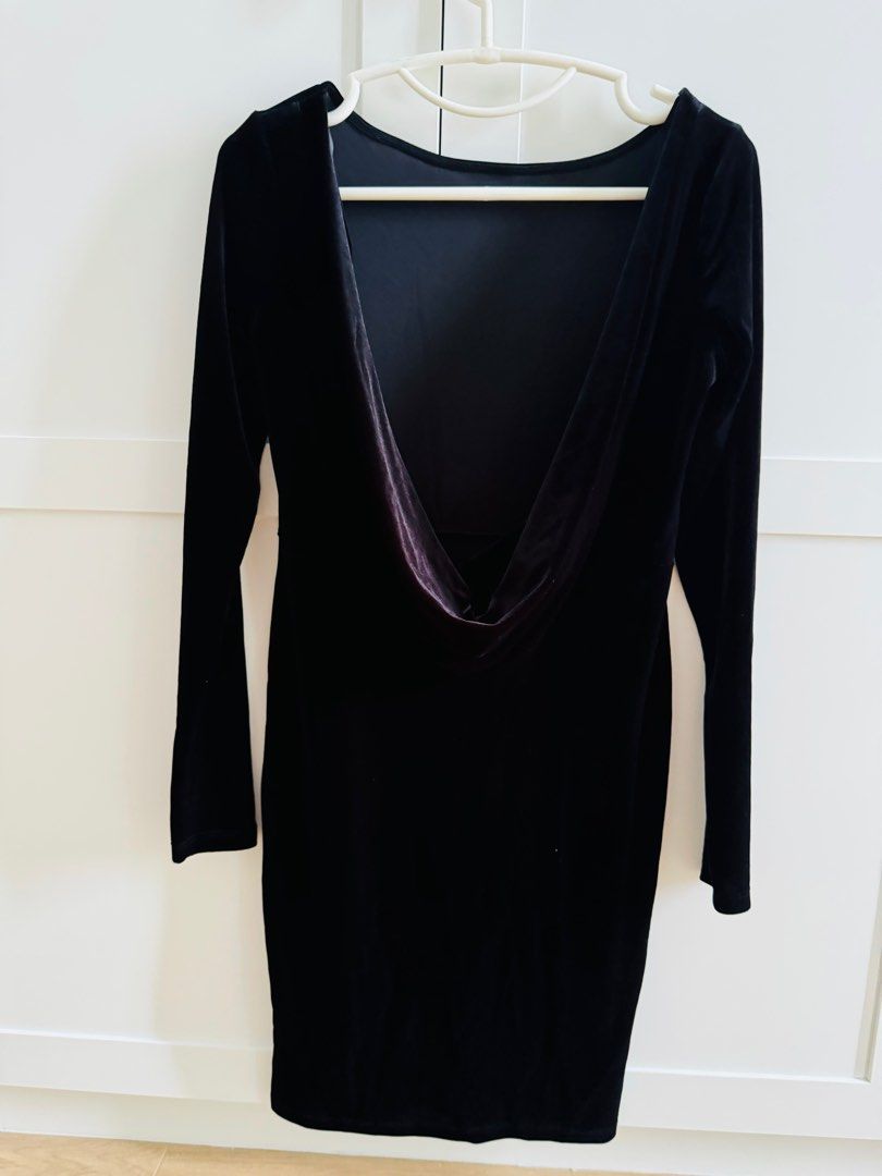Low back velvet dress cheap