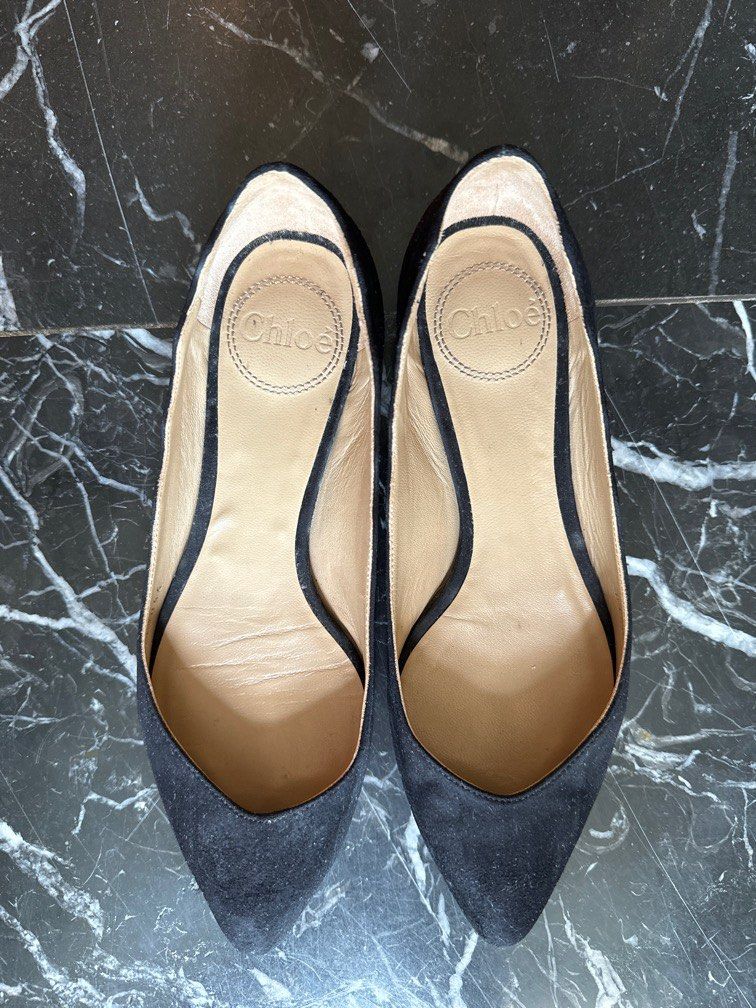 Chloe Suede flats Women s Fashion Footwear Flats on Carousell