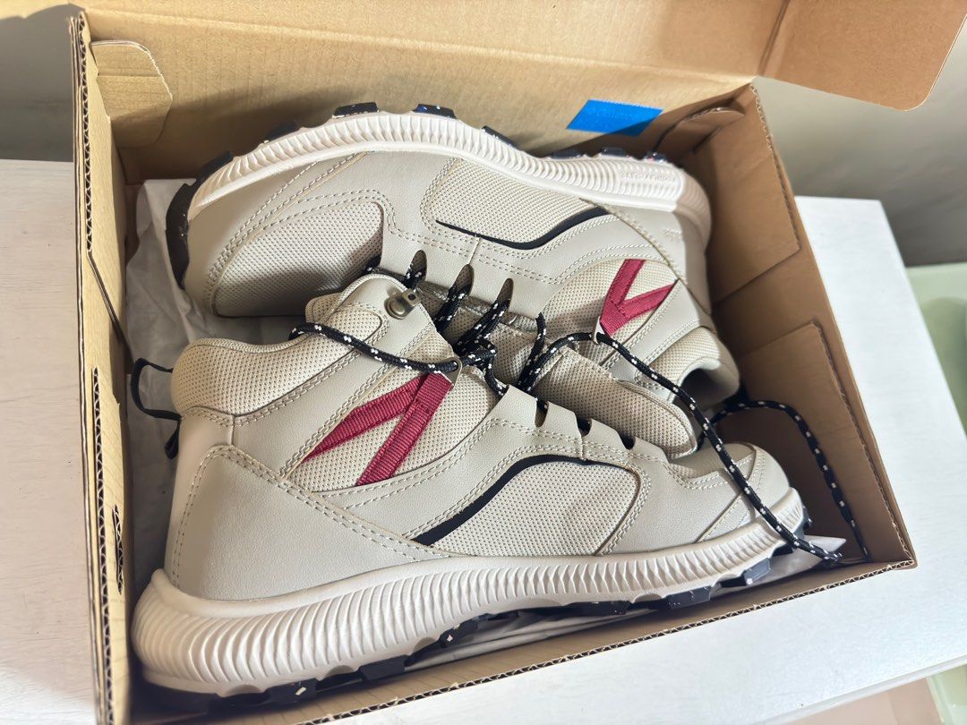 COLUMBIA trek casual Shoe UK9 New from Sports Direct