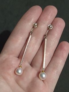 Dangling Akoya silver earrings from Japan
