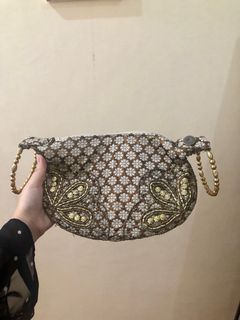 (Category: ) located in . Submitted by thrift.buffet (Listing ID 1304818494, Image 1). Description: .