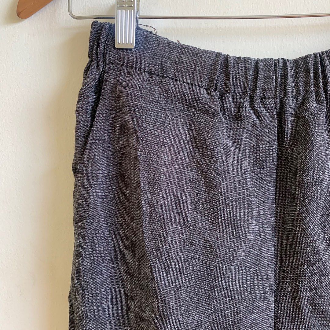 Gray Pants (Category: Other Bottoms) located in Marikina City. Submitted by ynaaast (Listing ID 1304803670, Image 2). Description: Waist 26-27 Stretchable waist .