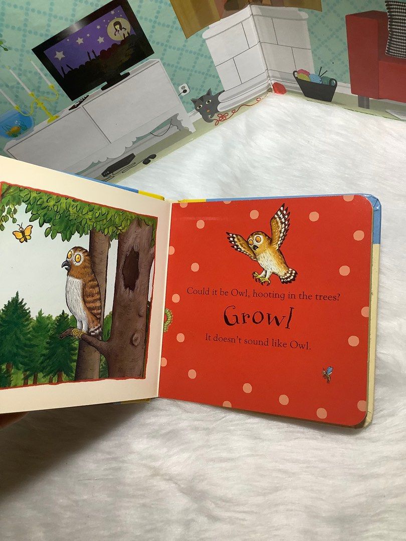 Gruffalo Growl board book (Category: Children's Books) located in Dumarao. Submitted by Jaunty_Point_Crafts (Listing ID 1304889241, Image 3). Description: Pre-loved/outgrown Very good condition ✅ Payment first through GCash ✅ Shipping through Flash or J&T ✅ SF is on buyer. 📍Dumarao, Capiz.