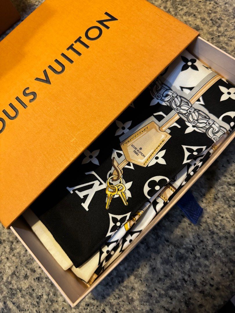 Guaranteed authentic LV confidential bandeau / twilly (Category: Luxury Accessories) located in Naga. Submitted by akimadison.ph (Listing ID 1304918104, Image 1). Description: Guaranteed authentic Bnew/kept unused Retails for 30-40k.