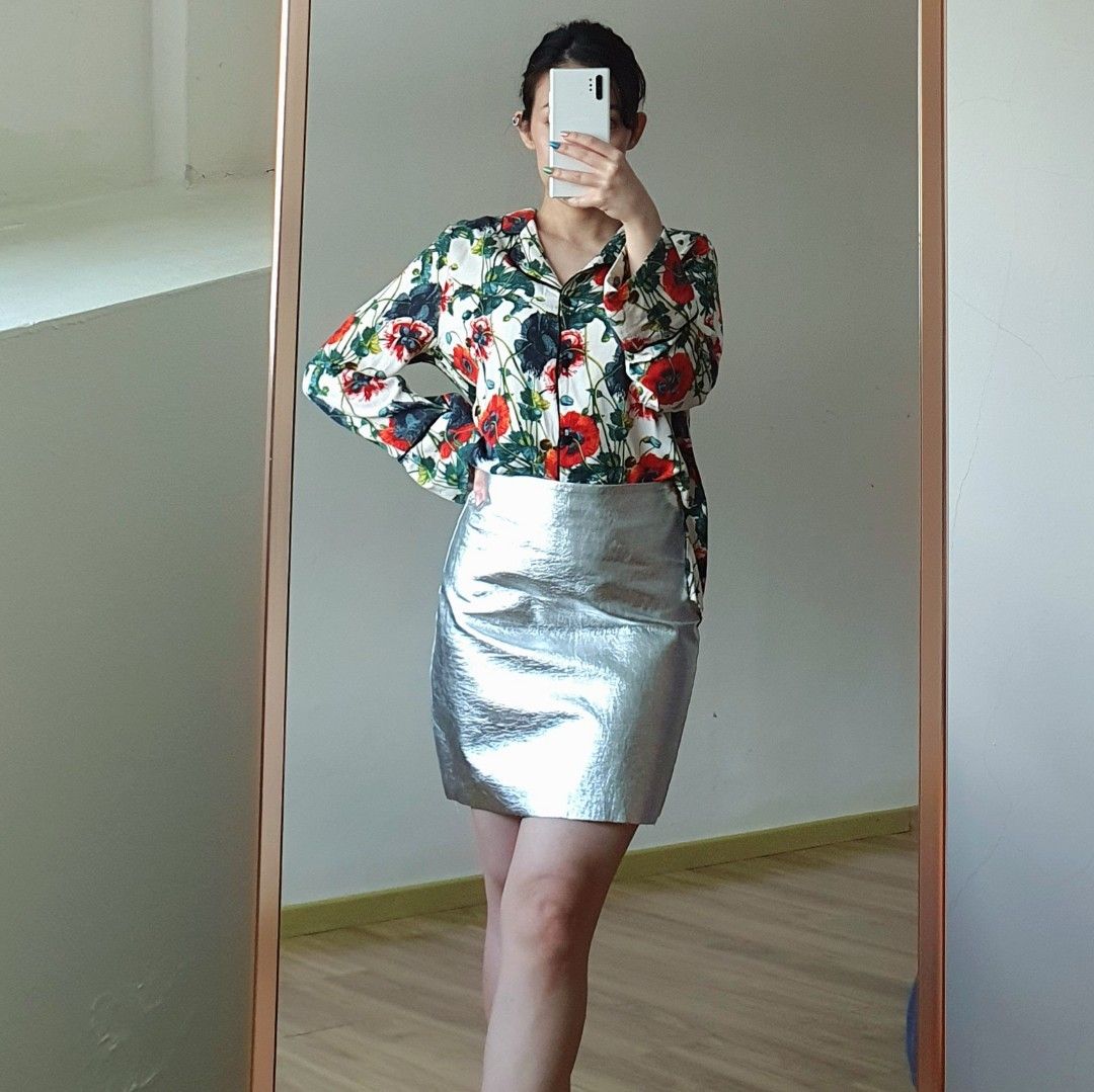 H M Metallic Silver High Waist Mini Skirt Women s Fashion Bottoms Skirts on Carousell