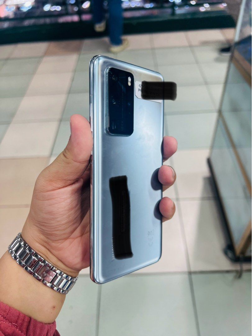 Huawei P40 Pro 5G 256gb Global Version FU (Category: Huawei) located in San Juan City. Submitted by javedsgadgetshop (Listing ID 1304904421, Image 3). Description: OPEN FOR INSTALLMENT VIA CREDIT CARD/GGIVES/SPAY/BILLEASE & SWAP/TRADE-IN! WE BUY AND SELL ( ANYKINDS OF UNIT BINIBILI PO NAMIN)! PTPA : Padelete po f bawal Read ❗️Onhand ‼️ Huawei P40 Pro 5G •256gb •NTC Variant •Good batt health •Factory Unlock •95% Smoothness •No hidden issue | No Re