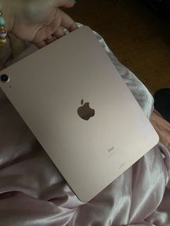 iPad Air 4th Gen Rose Gold 64 GB with Pen LAST PRICE NO LOWBALLERS