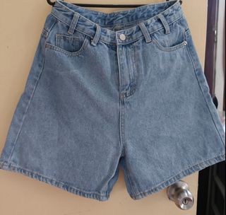 (Category: ) located in . Submitted by mk.9999 (Listing ID 1304881859, Image 1). Description: .