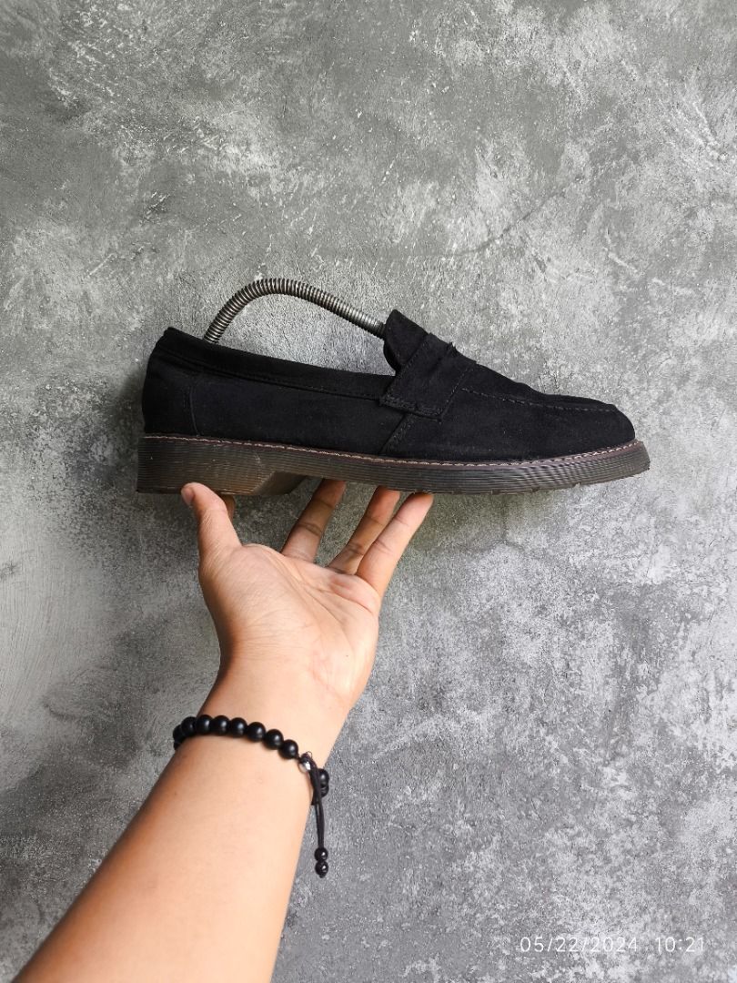 LOAFERS SHOES FOR MEN SIZE 9.5 (Category: Casual Shoes) located in Lucban. Submitted by 692rift (Listing ID 1304817222, Image 2). Description: SLIP ON PRICE: 650 VERY GOOD CONDITION SIZE: 9.5 US ISSUE: BAKBAK LANG SA SOCKLINE.