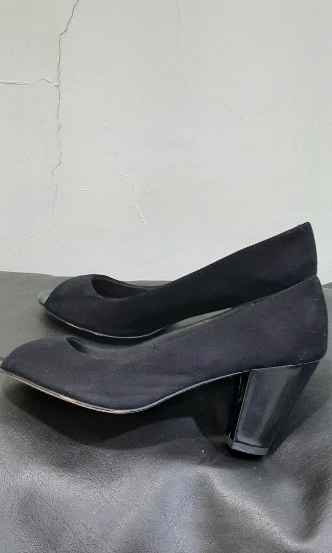 Mark & Spencer Black Peep Toe Heels (Category: Heels) located in Pasig City. Submitted by itsdeclutter_time (Listing ID 1304865015, Image 3). Description: size UK6 very good used condition mop: gcash/bpi sf c/o buyer pick up: taguig/pasig no box.