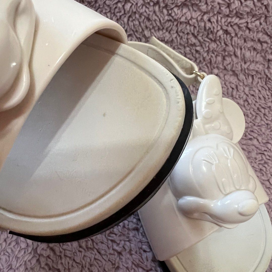 MINI MELISSA DISNEY MICKEY & MINNIE SANDALS (Category: Babies & Kids Fashion) located in Rizal. Submitted by joyceee22 (Listing ID 1304840032, Image 3). Description: ❤️PRE-LOVED❤️ 101% Original Mini Melissa 📏SIZE: US 10 / EUR 27 •slightly used •minimal scratches (see photos) 📌 NO BOX INCLUDED .