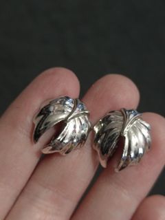 Monet Clip on earrings from Japan