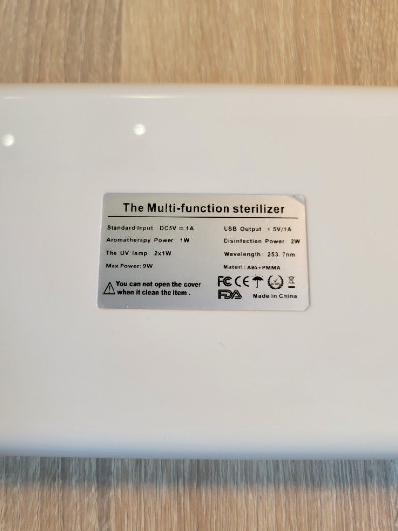 Multi function UV sterilizer （分類：其他家庭電器）位於 Hong Kong。 由 unclefrank852 提交（商品編號 1304910968，圖片 3）。簡介： UV sterilizer for bank notes, cell phones and others. USB powered, 5V / standard wall charger (not included). Works normally.。