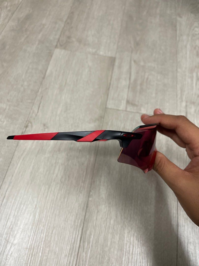 OAKLEY ENCODER (Category: Sunglasses & Eyewear) located in Ampang. Submitted by bazzikal (Listing ID 1304949075, Image 3). Description: open for negotiations .