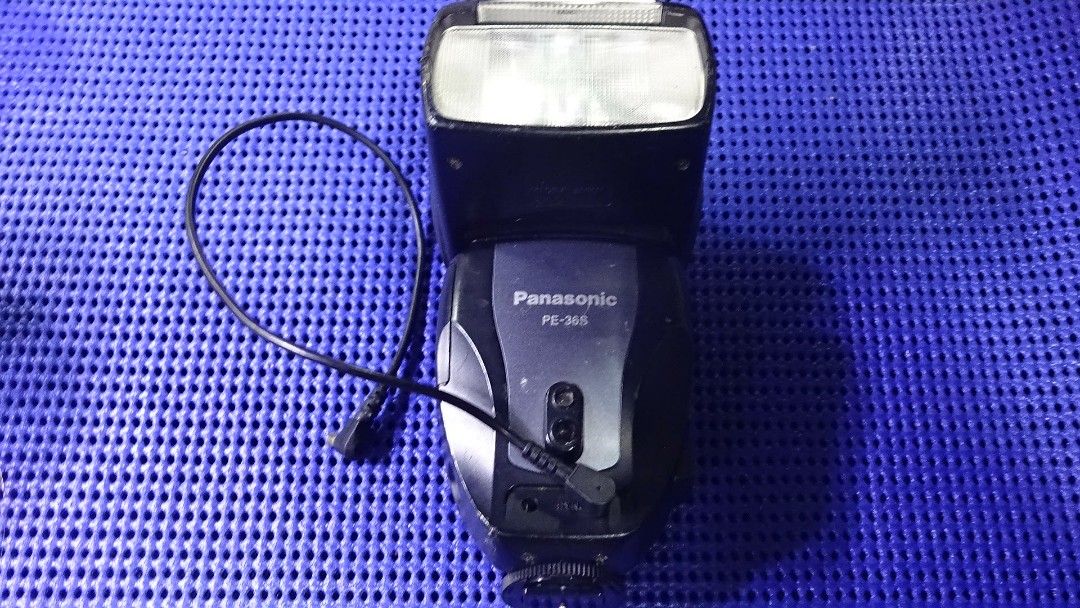 Panasonic PE-36S camera flash (Category: Flashes) located in Paranaque City. Submitted by kutoi.ancheta (Listing ID 1304913304, Image 1). Description: Panasonic PE-36S camera flash ₱1500 ✅ hot shoe mount ✅ uses 4x AA batteries! (excluded) ✅ pc sync cord included condition: seems to be functioning! Malfunctioning dial select! 3/10 cosmetics with heavy signs of use! trigger voltage and compatibility your responsibility! https://panasonic.co.jp/ew/p