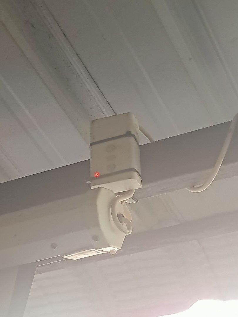 projector screen automatic (Category: TV Consoles) located in Puchong. Submitted by farith11 (Listing ID 1304797203, Image 1). Description: 10 kaki pnjag.projector screen automatic.