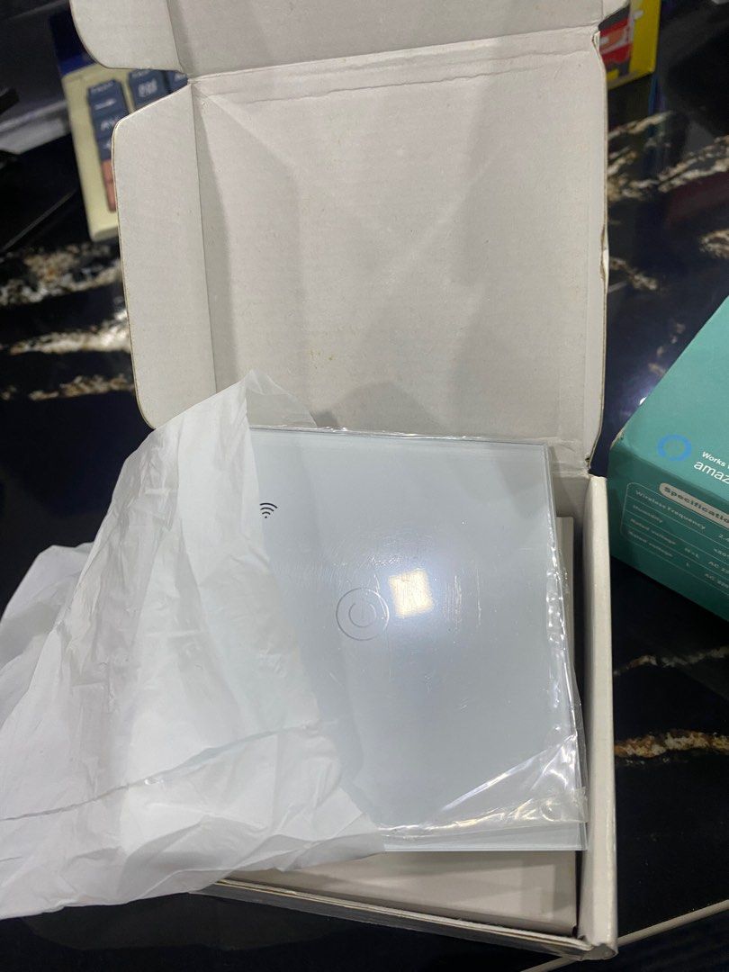 Smart switch (Category: Home Improvement Tools & Accessories) located in Singapore. Submitted by janejane1999 (Listing ID 1304877356, Image 2). Description: Works with google assistant and Amazon Alexa B005495JGK5.