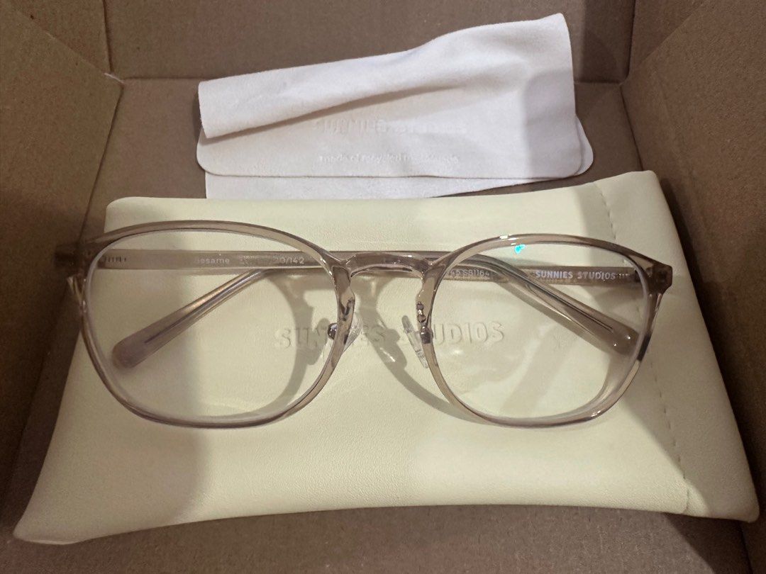 Sunnies studios columbus wide (Category: Sunglasses & Eyewear) located in Manila. Submitted by ashdsm (Listing ID 1304833365, Image 1). Description: Sesame Bnew .