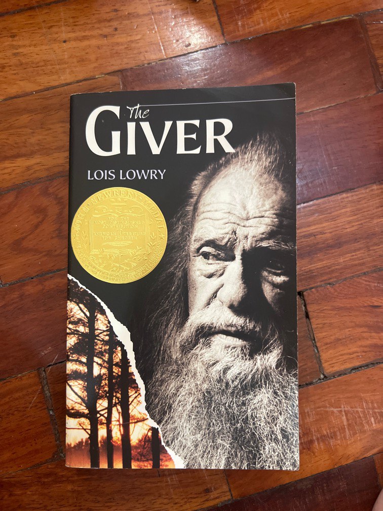 The Giver by Lois Lowry Book, Hobbies & Toys, Books & Magazines ...