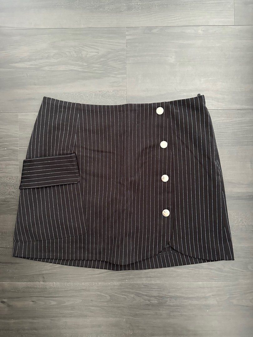 Titleist ladies golf skirt, Women's Fashion, Bottoms, Skirts on