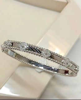 （分類：）位於 。 由 glorygracejewellery 提交（商品編號 1304910214，圖片 1）。簡介： 。