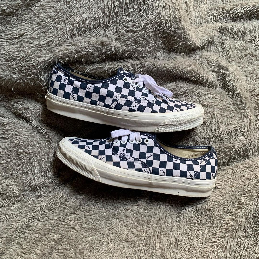Vans Vault OG Authentic LX Checkerboard Dress Blue White 2022 Original Unisex 44.5 Fesyen Pria Sepatu Sneakers di Carousell