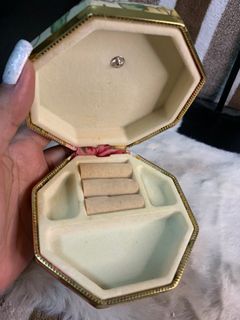 Vintage jewelry small organizer box