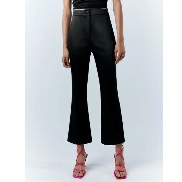 Zara Satin Flare Black Trousers (Category: Other Bottoms) located in Manila. Submitted by shop.declutter (Listing ID 1304814919, Image 3). Description: Xs on tag Fits waist size 25-26.