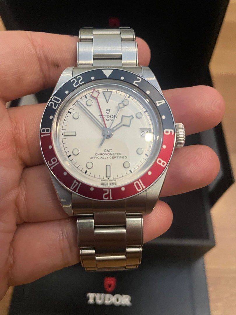 2023 Tudor GMT (Category: Luxury Watches) located in Binan City. Submitted by simplebuyz (Listing ID 1305049521, Image 3). Description: complete with box good as brandnew.