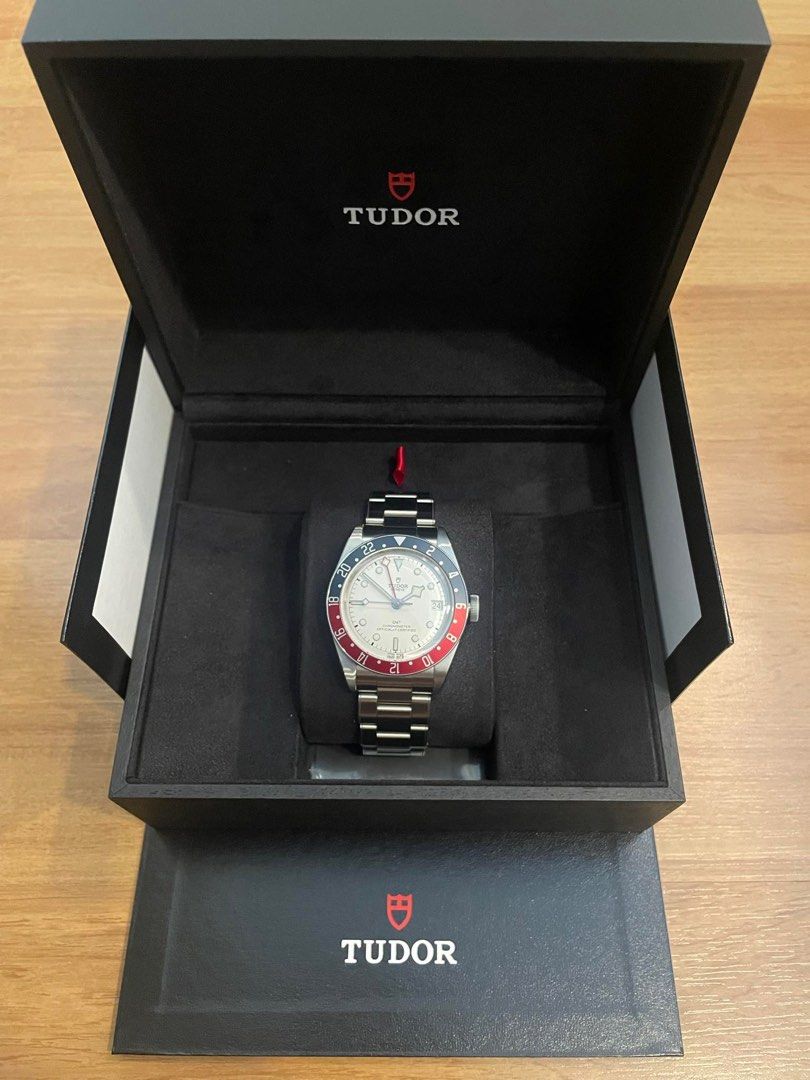 2023 Tudor GMT (Category: Luxury Watches) located in Binan City. Submitted by simplebuyz (Listing ID 1305049521, Image 2). Description: complete with box good as brandnew.