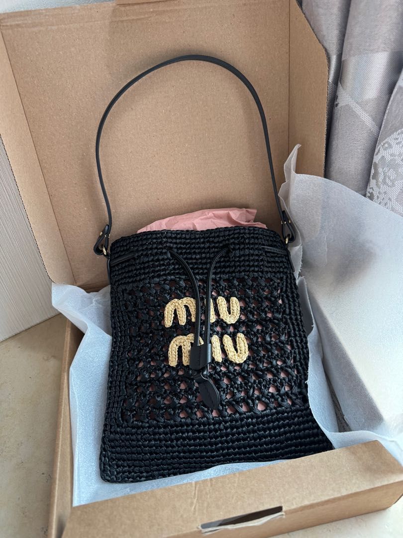 Miu miu messenger bag discount