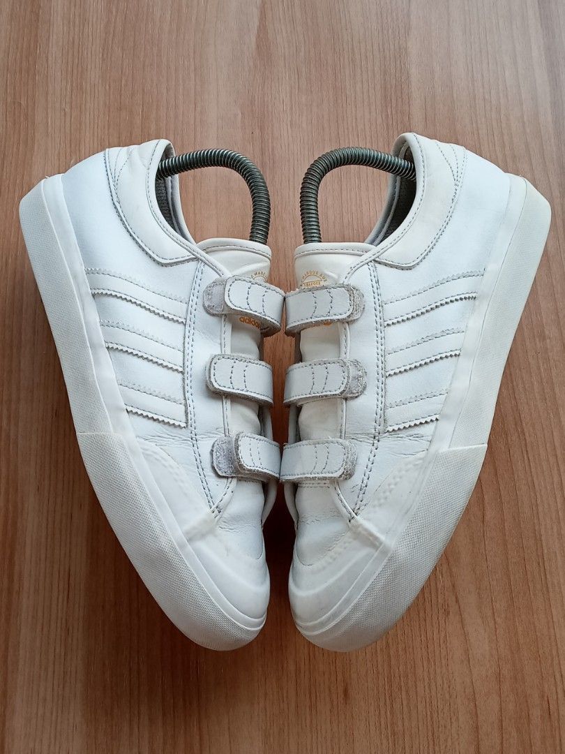 Adidas matchcourt velcro white store