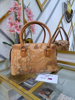 (Category: ) located in . Submitted by luxestreetbags (Listing ID 1305002315, Image 1). Description: .