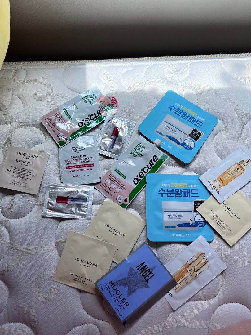 ASSORTED SAMPLING PACKETS FOR SALE! BRANDED! (Category: Face Care) located in Mandaluyong City. Submitted by declutteringmylife101 (Listing ID 1304978517, Image 1). Description: ASSORTED SAMPLING PACKETS FOR SALE! BRANDED! 150 only for 14 pcs!.