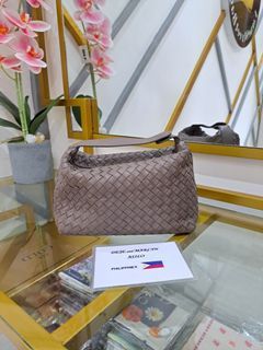 Bottega Veneta Intrecciato Cosmetic Clutch Bag