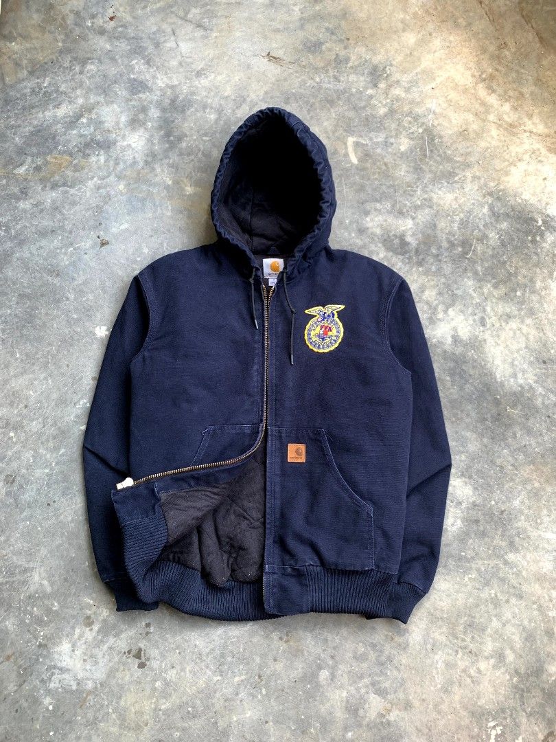 Carhartt x FFA active jacket Fesyen Pria Pakaian Atasan di Carousell