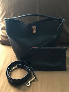 (Kategori: ) berada di . Dikirim oleh mikha_preloved. (ID iklan 1305120335, Gambar 1). Deskripsi: .