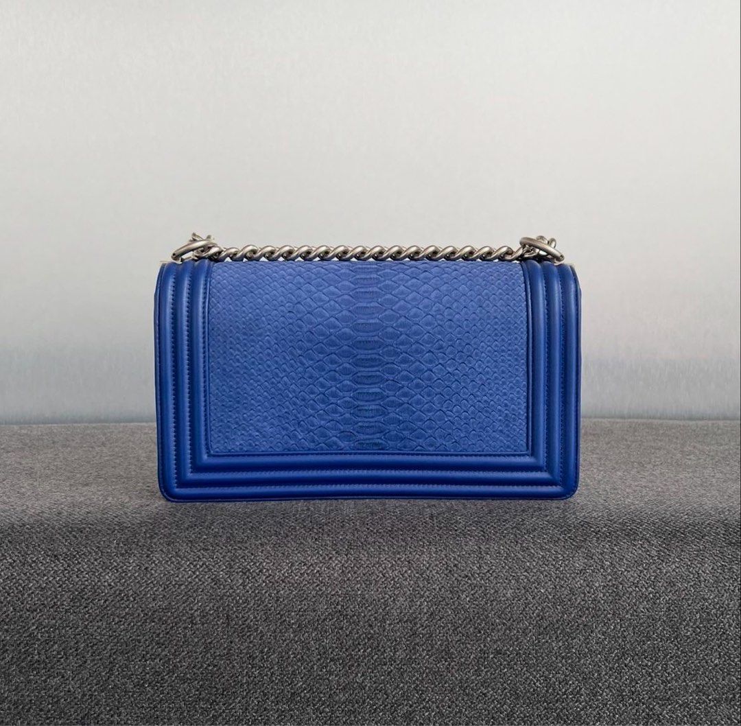 Chanel Le Boy Python Medium Python Blue (Category: Bags & Wallets) located in Singapore. Submitted by yasfinds (Listing ID 1305053007, Image 2). Description: Chanel Le Boy Python Like new Medium Python Blue Brushed Phw Series 20 Full set, receipt No box 1211* 2904# 1811+ 📱Whats App: Kai +65 9 8 2 6 3 4 7 5 ✔️Authenticity Guaranteed ❌NO IG Direct message 📕Priority to Appointment(Walk-in subject to availability) 🇸🇬181 Orchard Road, Orchard Cent