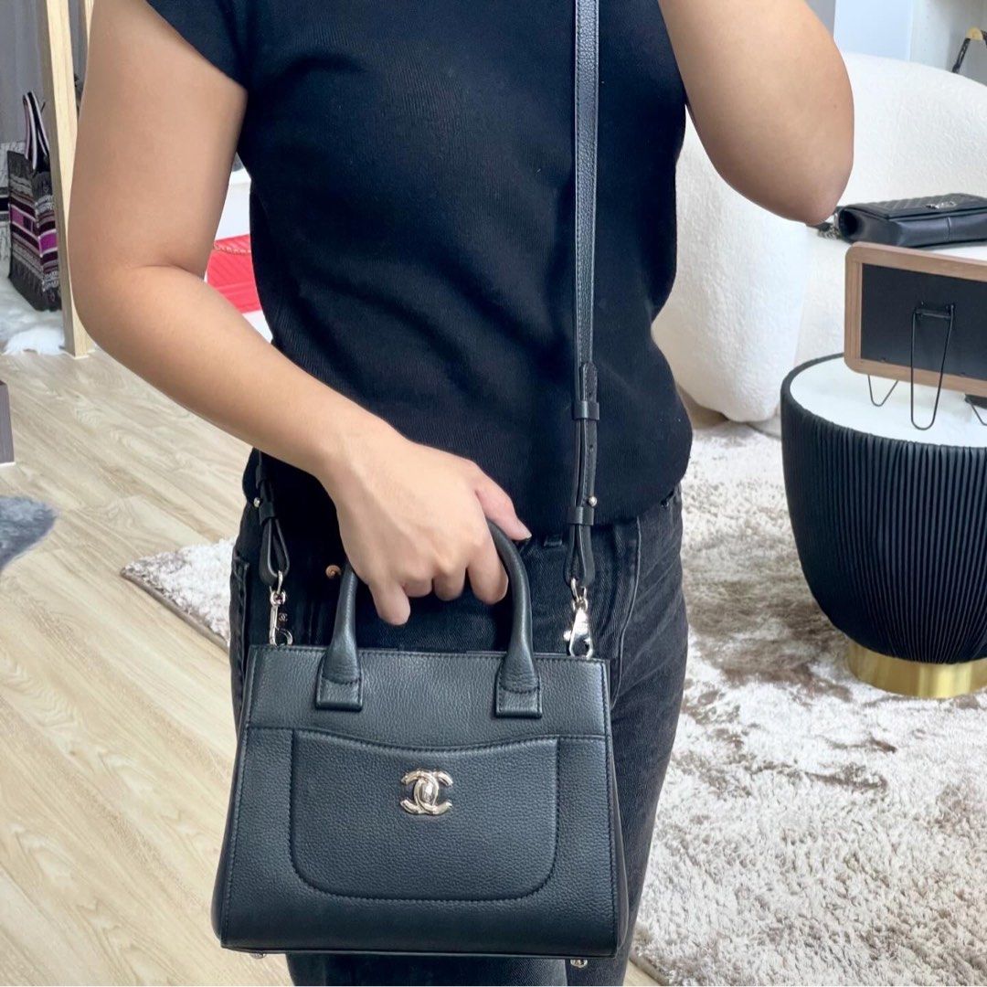 Chanel mini executive tote 2025