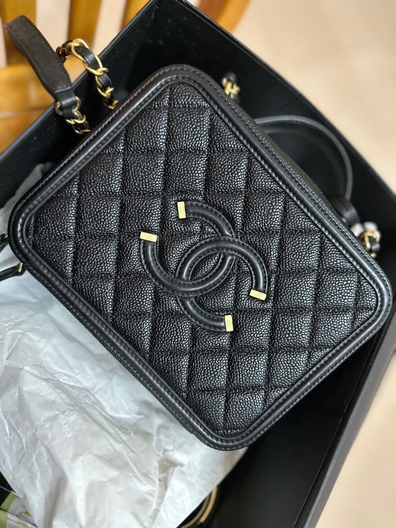 Chanel vanity case 21 hot sale