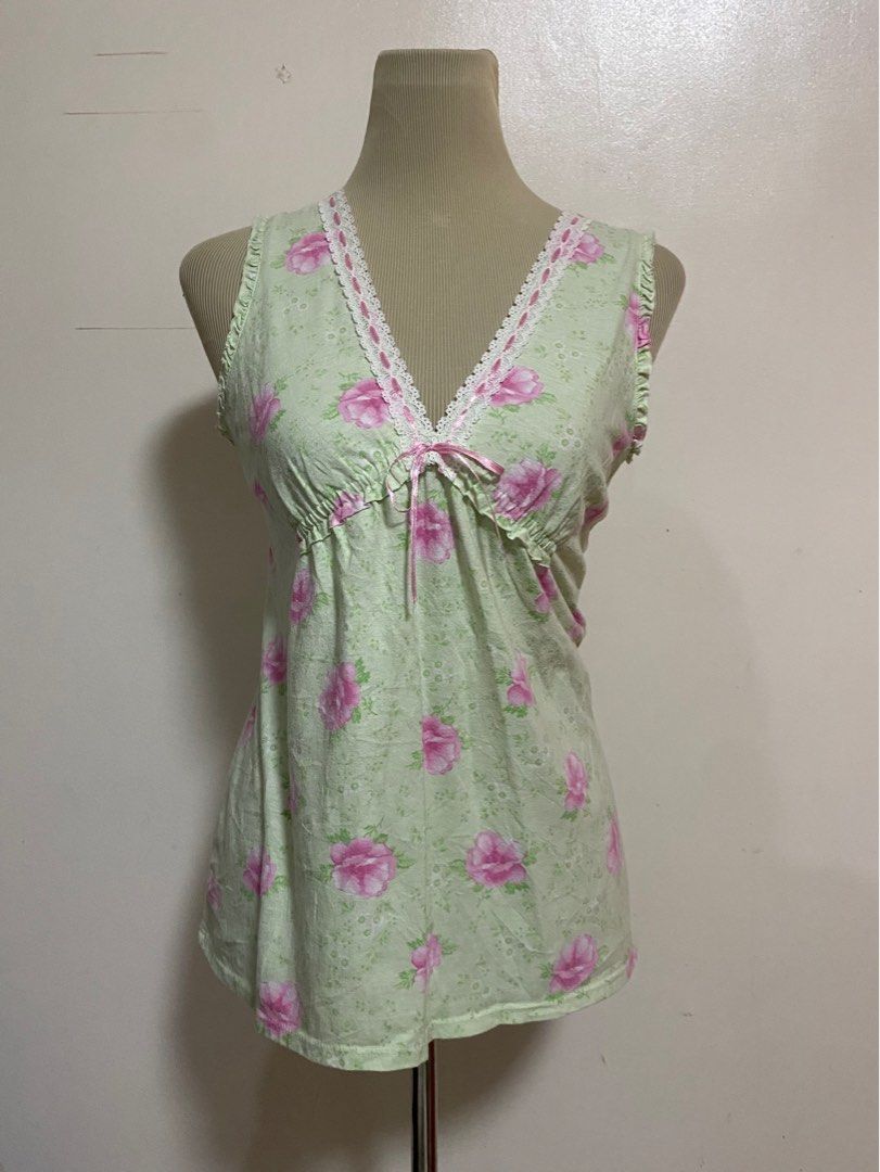 CHARACTER dainty floral pastel top (Category: Sleeveless) located in Tuguegarao City. Submitted by chatingz (Listing ID 1305087023, Image 2). Description: Fits: s-m.