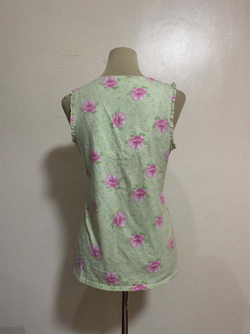 CHARACTER dainty floral pastel top (Category: Sleeveless) located in Tuguegarao City. Submitted by chatingz (Listing ID 1305087023, Image 3). Description: Fits: s-m.