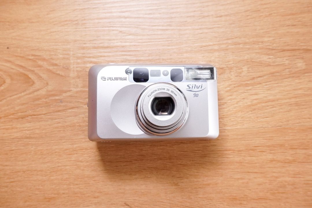 Camera Fujifilm Silvi 90 Fujifilm Silvi 90 Point Shoot Film Camera