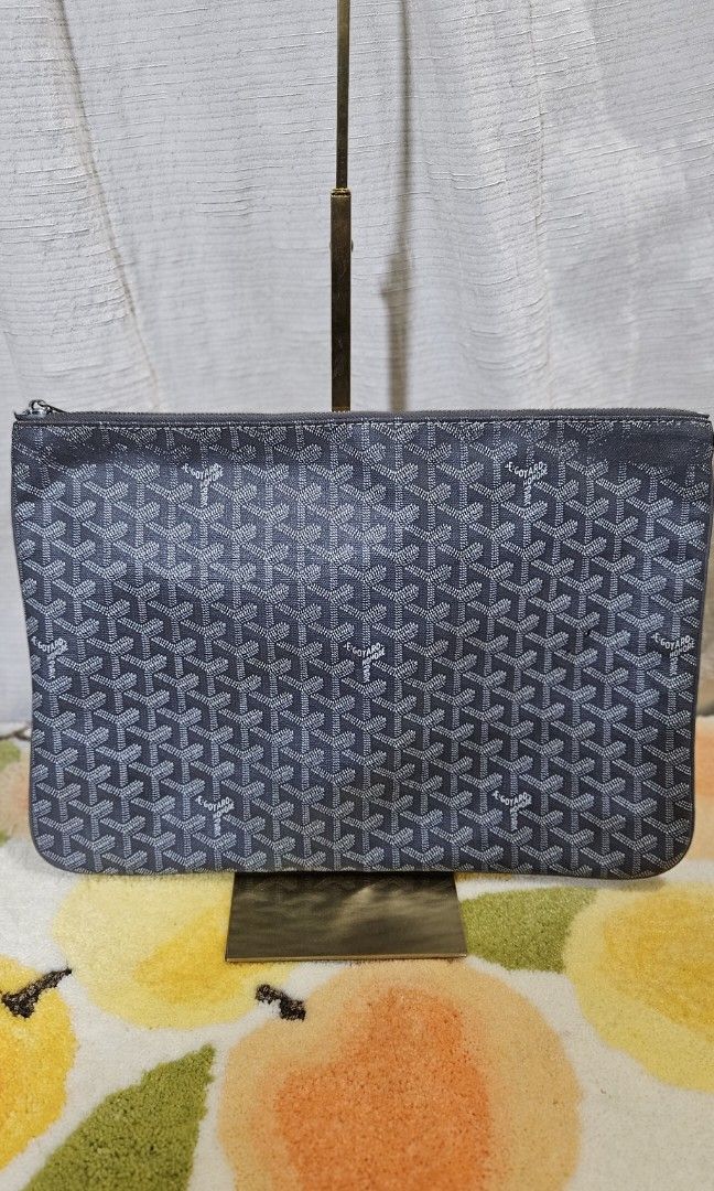 Goyard pouch untuk laptop, Barang Mewah, Tas Dompet di Carousell