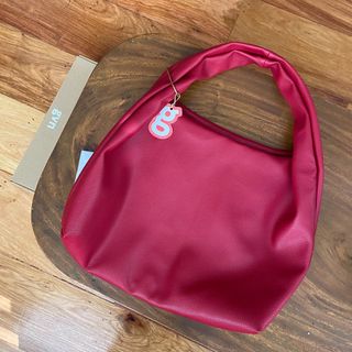 (Category: ) located in . Submitted by beyondmywardrobe (Listing ID 1305009482, Image 1). Description: .